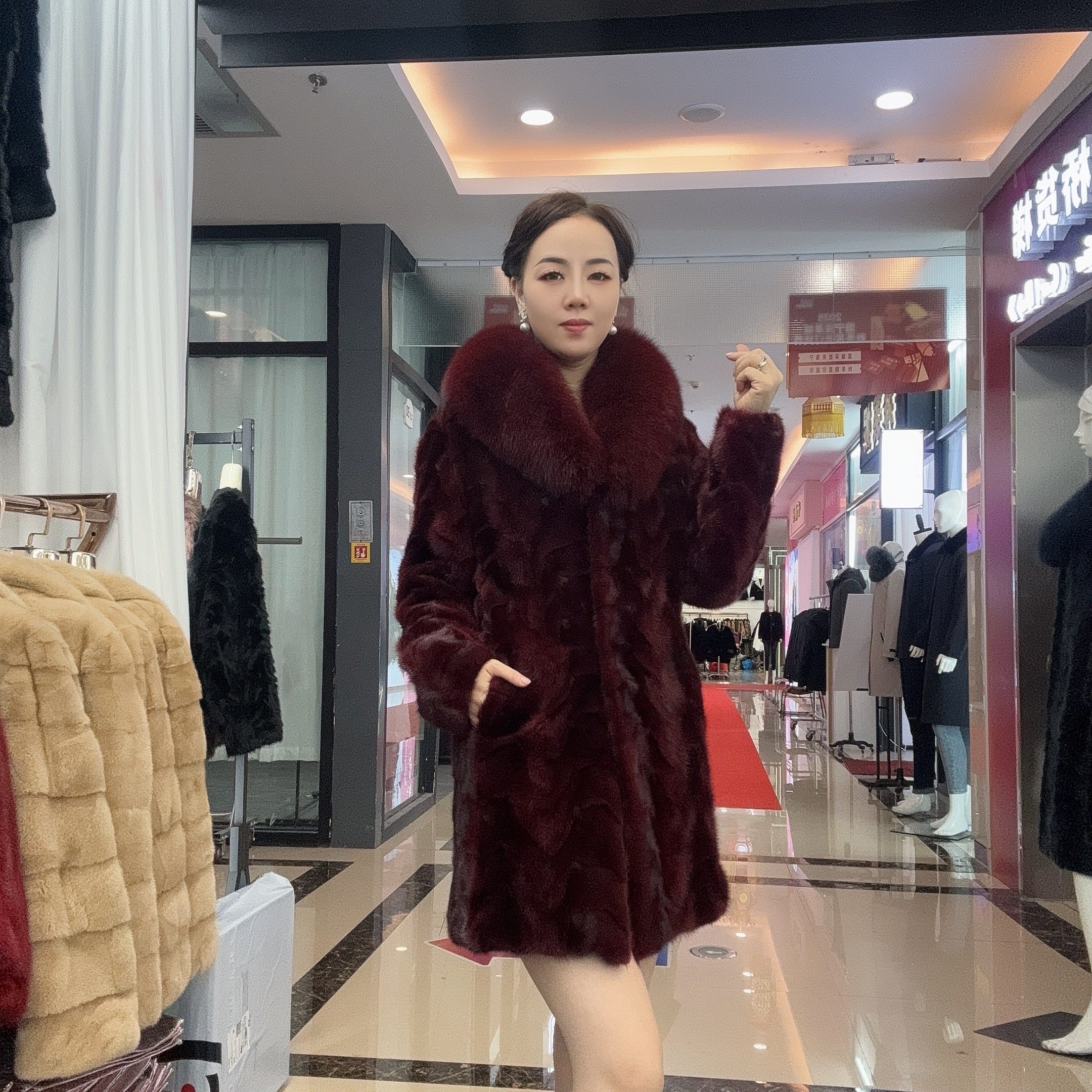 2025新款75衣长进口水貂皮草外套女中长款狐狸毛领拼貂皮草外套