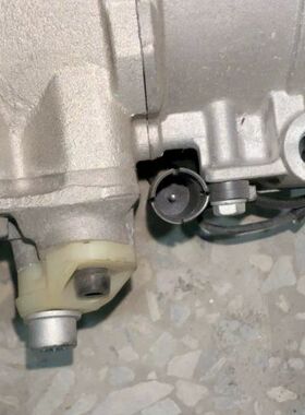 未使用压缩机。7SEU17C 437100-6370HF议价