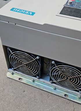 伟创变频器，AC80C-T3-055G，成色如图，无议价
