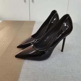 2025新尖头浅口超高跟红底单鞋简约漆皮气质百搭舒适年会女模特鞋