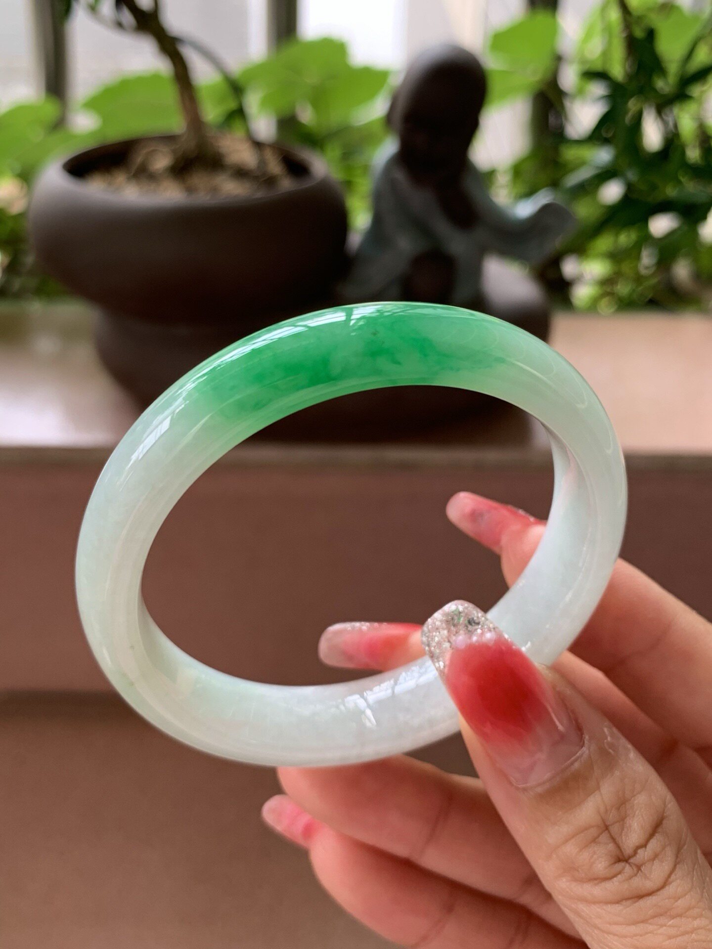 【小陈翡翠】缅甸天然翡翠A货白底飘辣阳绿52正圈翡翠手镯