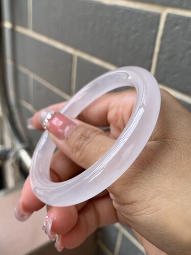 【小陈翡翠】缅甸天然翡翠A货冰种白月光52-53圆条翡翠手镯