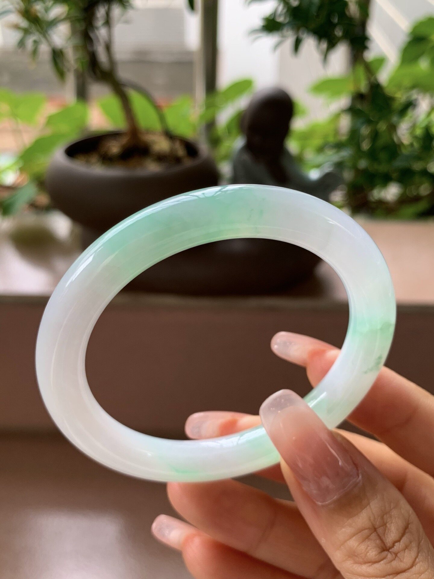 【小陈翡翠】缅甸天然翡翠A货飘绿花50-51圆条翡翠手镯