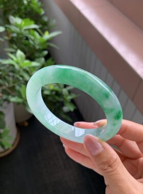 【小陈翡翠】缅甸天然翡翠A货飘绿花59-60大圈口正圈翡翠手镯