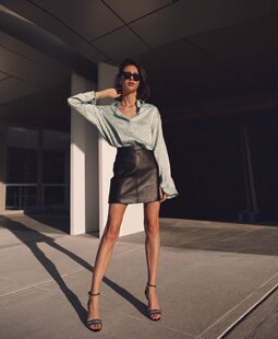 pepamack 新潮提花字母缎面衬衫通勤高级感十足 宽松显瘦上衣女