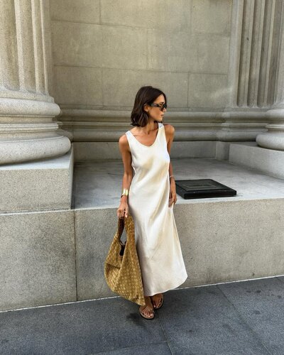 高级感缎面立裁背心裙无袖连衣裙