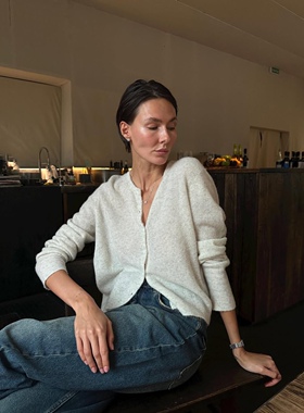 25早秋新 羊绒圆领针织开衫 百搭宽松短款毛衣外套 内搭外穿上衣