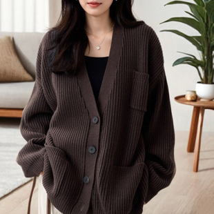 粗线V领毛衣外套女宽松大码加厚羊毛外搭羊绒针织开衫秋冬带口袋