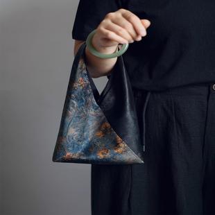 新中式 国风旗袍复古手绘花朵香云纱水桶包女腋下包小众设计小拎包