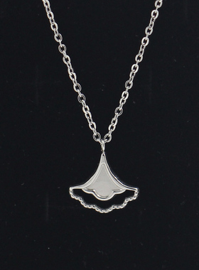 美女裙银杏叶项链女2024年新款爆款轻奢小众设计感高级颈链锁骨链