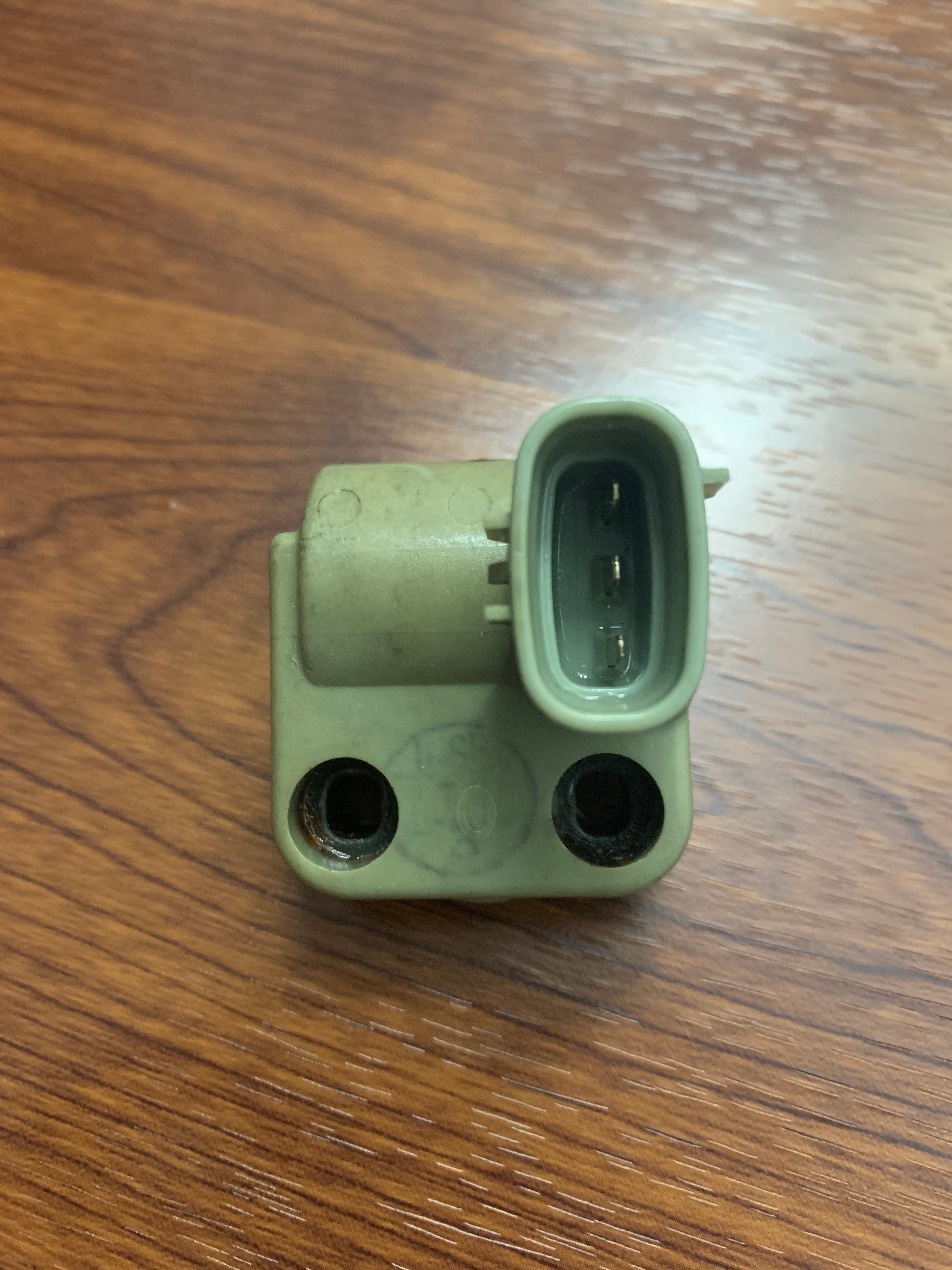 适配金杯 阁瑞斯 2.7 3RZ 节气门 怠速马达