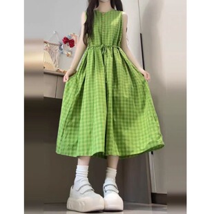 新款绿色格子绑带背心连衣裙子女夏季高级感穿搭无袖收腰长裙过膝