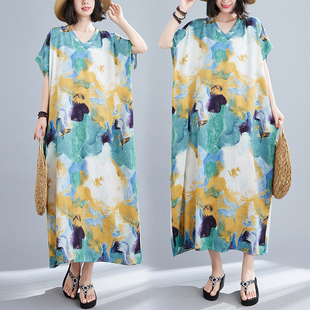 裙子加大码 V领波西米亚气质花色连衣裙超长款 过膝薄 大码 遮肉女装