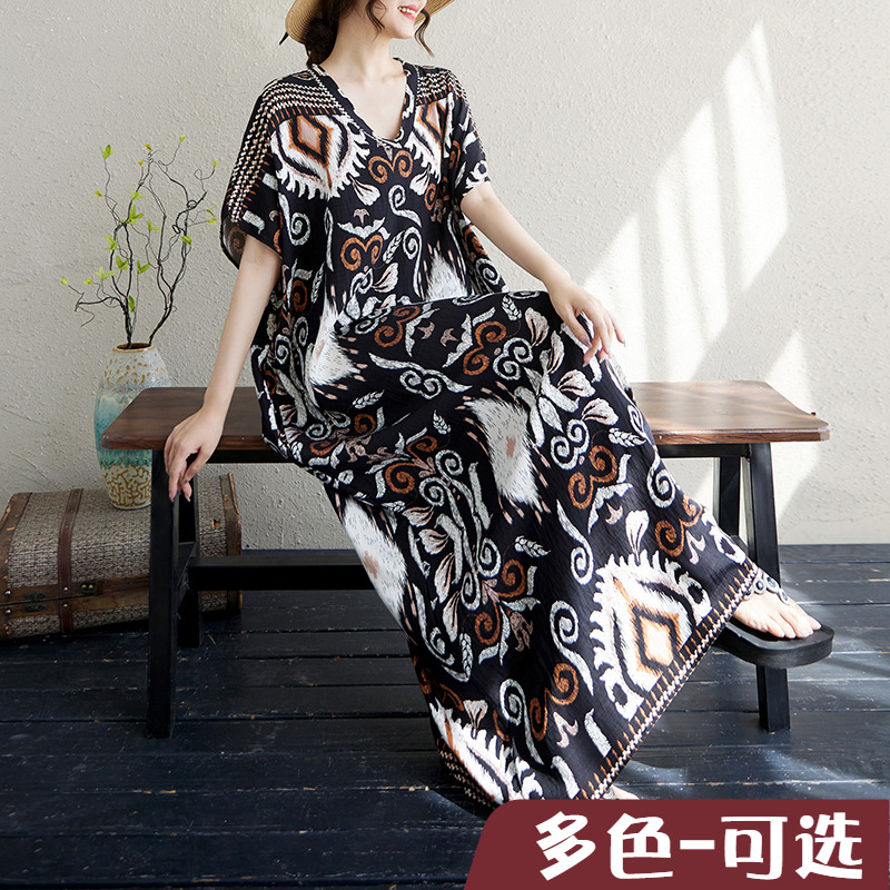 文艺时尚2025年夏季新款连衣裙