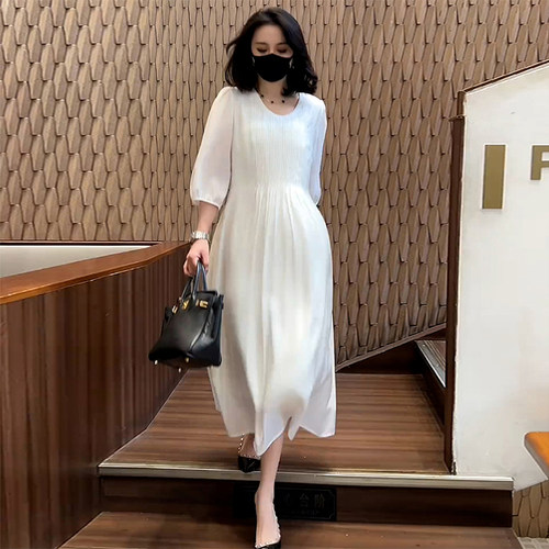 白色夏季新款高级感白色连衣裙女宽松显瘦温柔减龄七分袖气质裙子