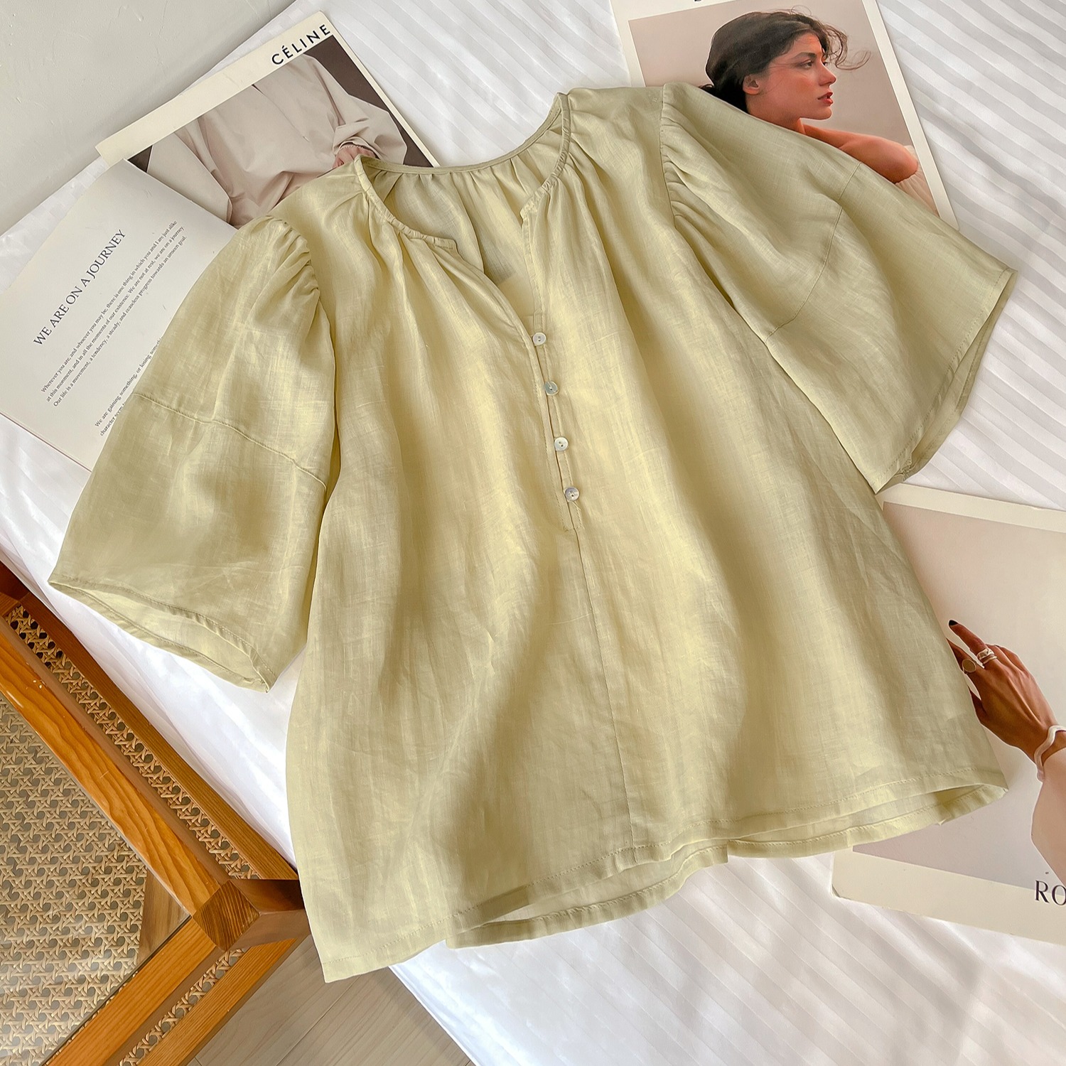 复古纯色衬衫女士折扣夏季薄款衬衣宽松棉麻外搭上衣小众设计感