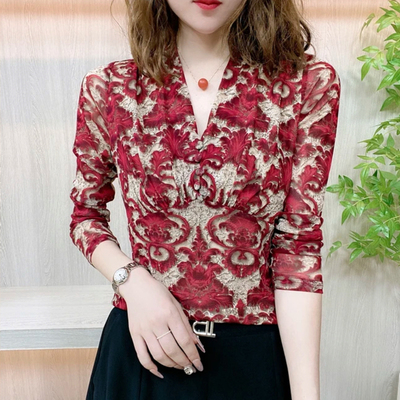 妈妈装秋长袖V领网纱印花打底衫