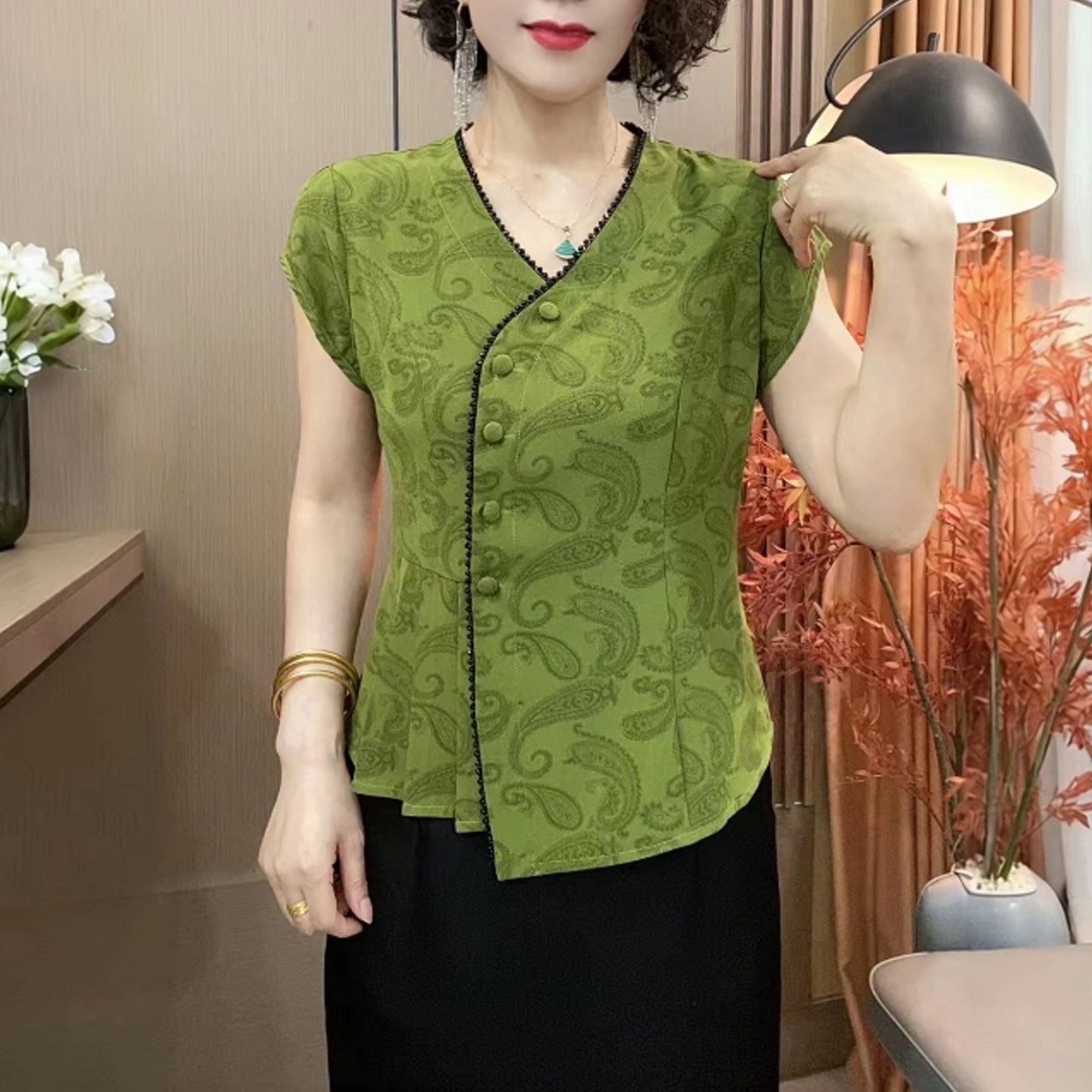 妈妈装夏V领斜门襟包扣腰果花T恤