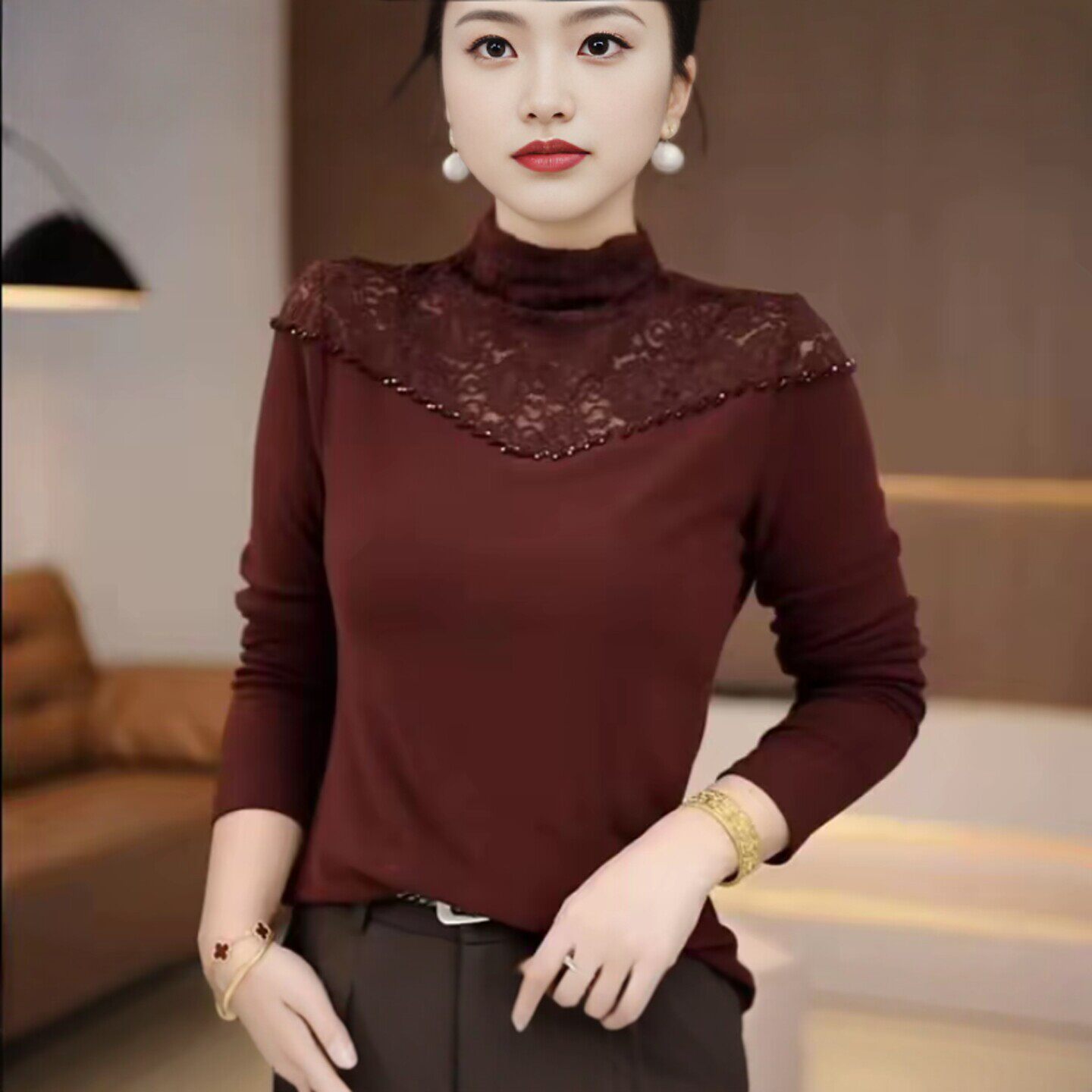 妈妈装半高领蕾丝钉珠长袖打底衫