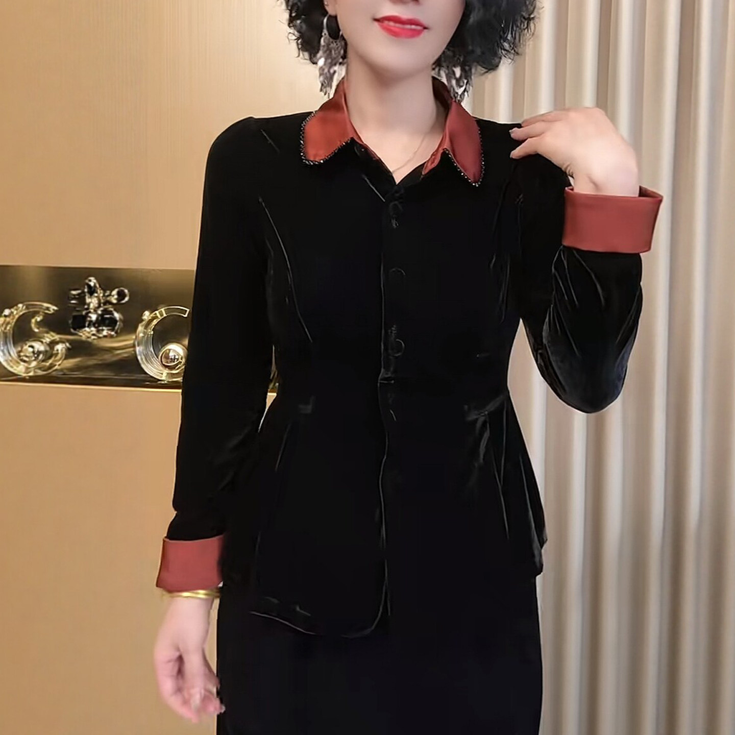 妈妈装秋冬衬衫领钉珠长袖打底衫