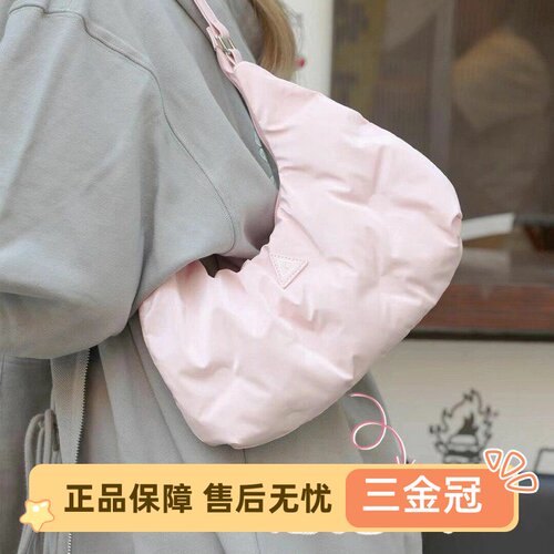 3ce周边粉色腋下嘭包羽绒