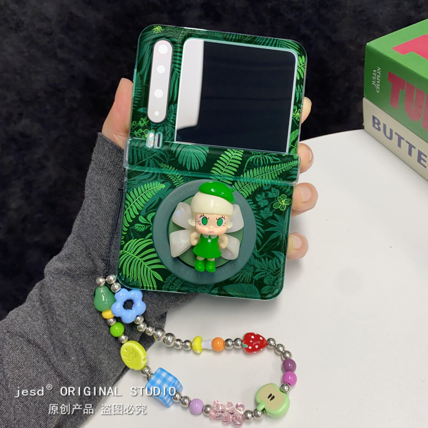 创意满屏绿叶molly磁吸支架适用摩托罗拉Razr60手机壳折叠屏moto razr50ultra手提挂绳保护套可爱串珠女新款