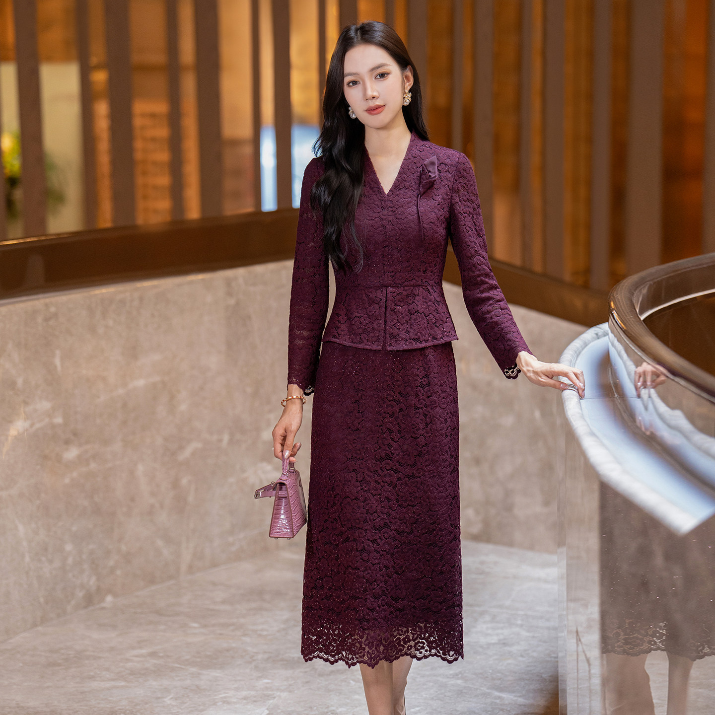 紫色蕾丝连衣裙女秋款2026新款洋气气质假两件轻奢高级感直筒裙子