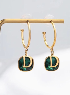 小众设计感D字母耳环2024年爆款耳圈925银针绿色优雅气质圈圈耳饰