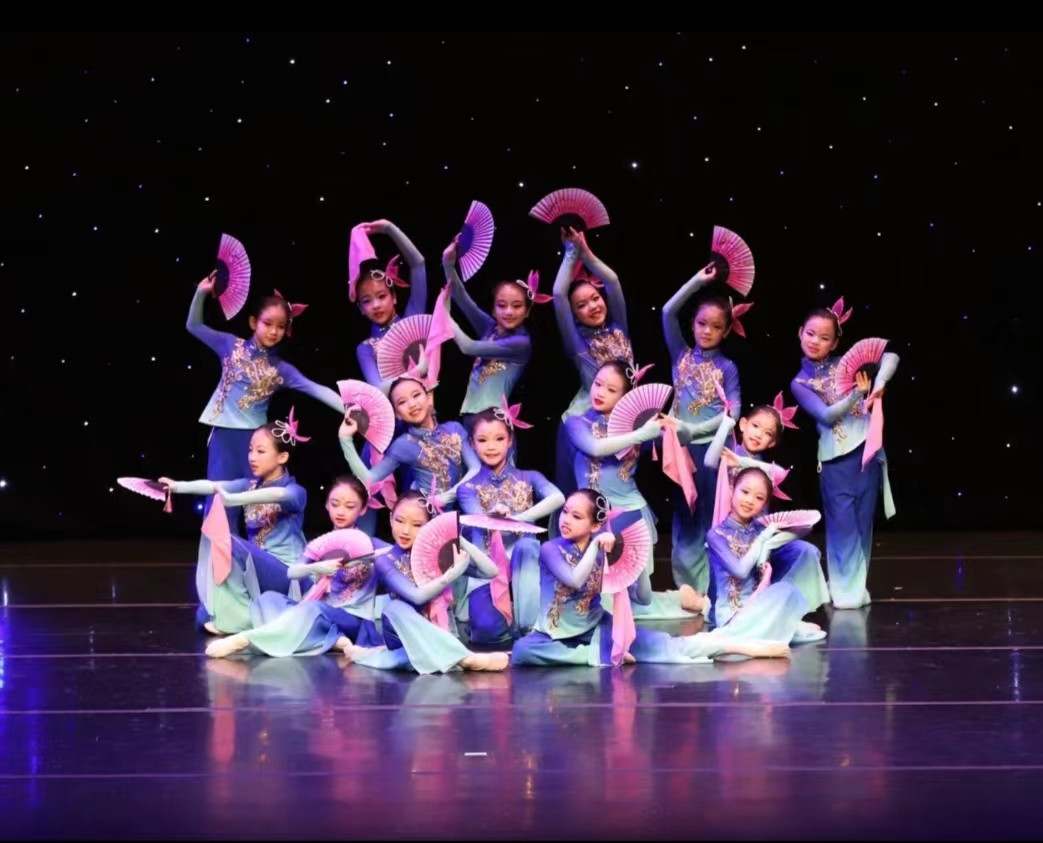 儿童古典舞秧歌舞扇子伞舞蹈服