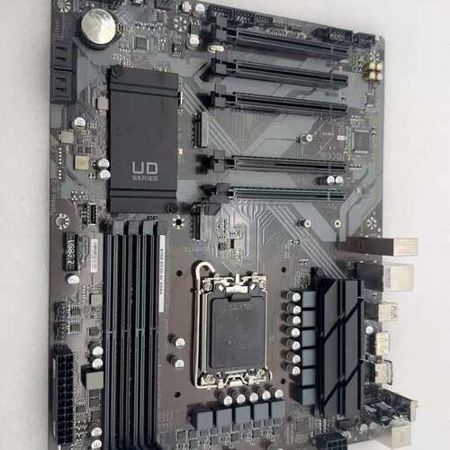 技嘉B760 DS3H UD主板，工厂库存，几乎全新，外观干--议价商品
