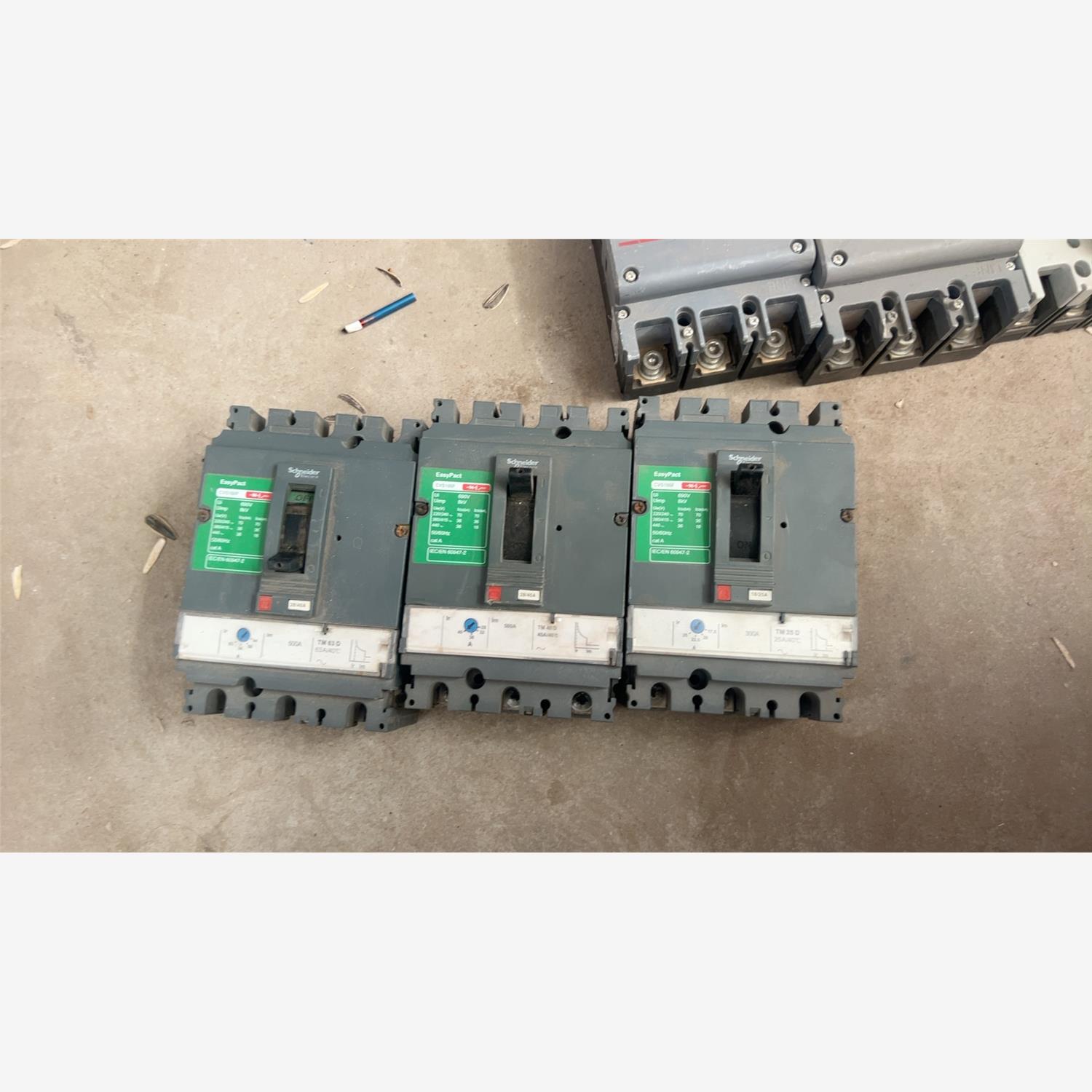 拆机施耐德塑料壳断路器CVS100F/80A，63A，40A-议价商品