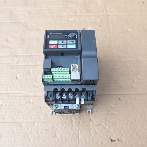 VFD022EL43A，台达变频器，2.2KW 3HP功率，--议价商品
