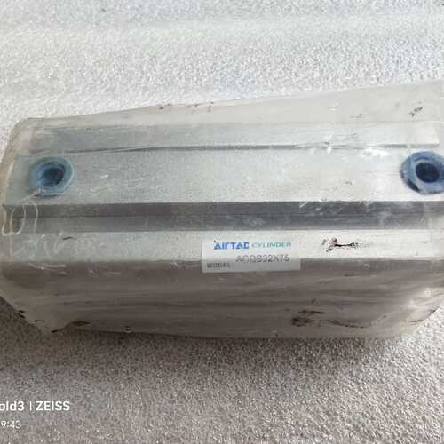 全新亚德客气缸ACQS32X75，全新未拆封，1个，70元/--议价商品