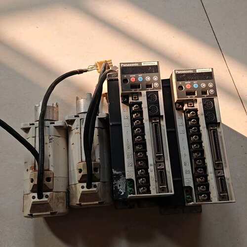 松下伺服驱动器MSDA043A1A，带配套电机现货出售，电机--议价商品