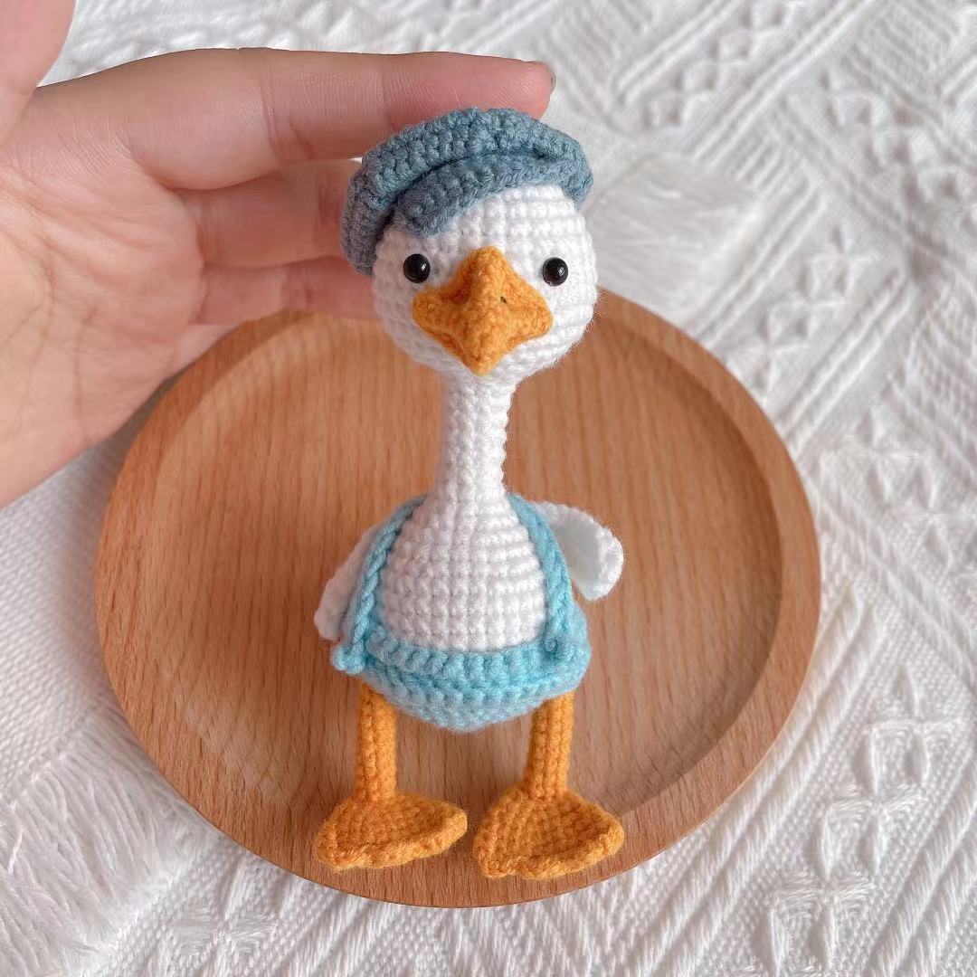 猫咪手作钩针毛线呆头鹅钥匙扣背包挂件挂饰送男生同学礼物包邮