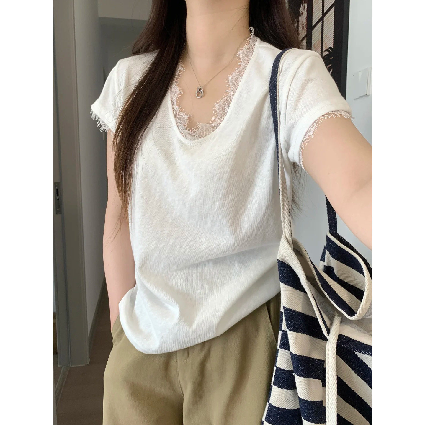 夏季白色睫毛蕾丝V领显瘦T恤