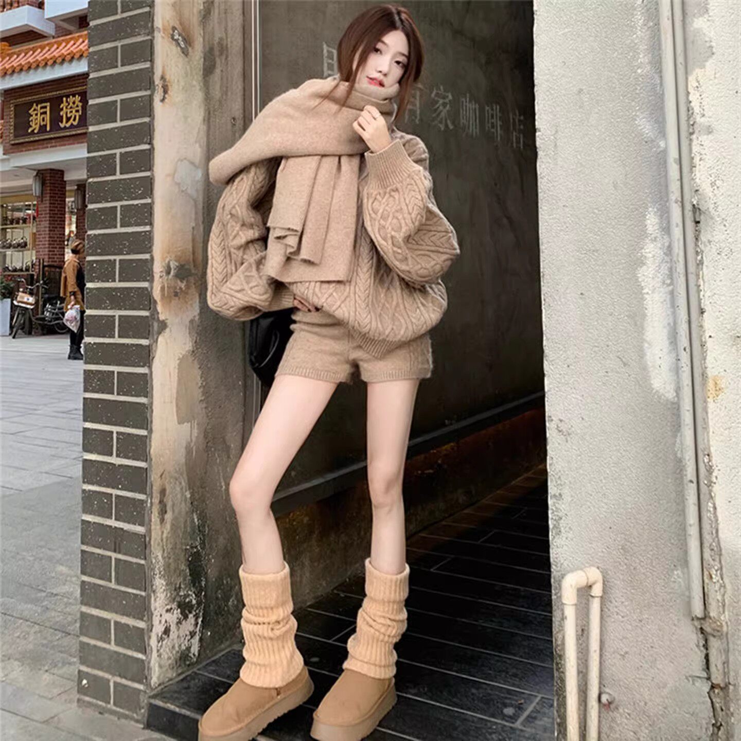 高级感圆领宽松麻花毛衣三件套女秋冬新款美式复古休闲修身短裤子