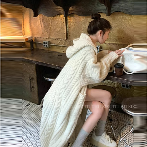秋冬新款韩版慵懒风加厚麻花连帽针织开衫女长款减龄百搭毛衣外套