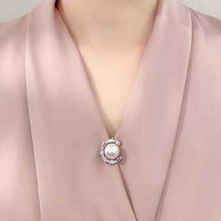 设计款隐形别针改小V领胸前崩开领口防走光c形仿珍珠插针开衫别针