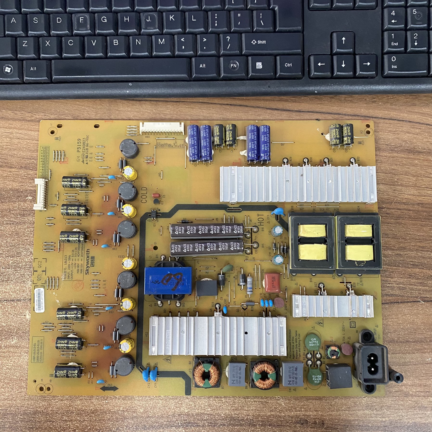 创维60V8E60G6电源板168P-L6L