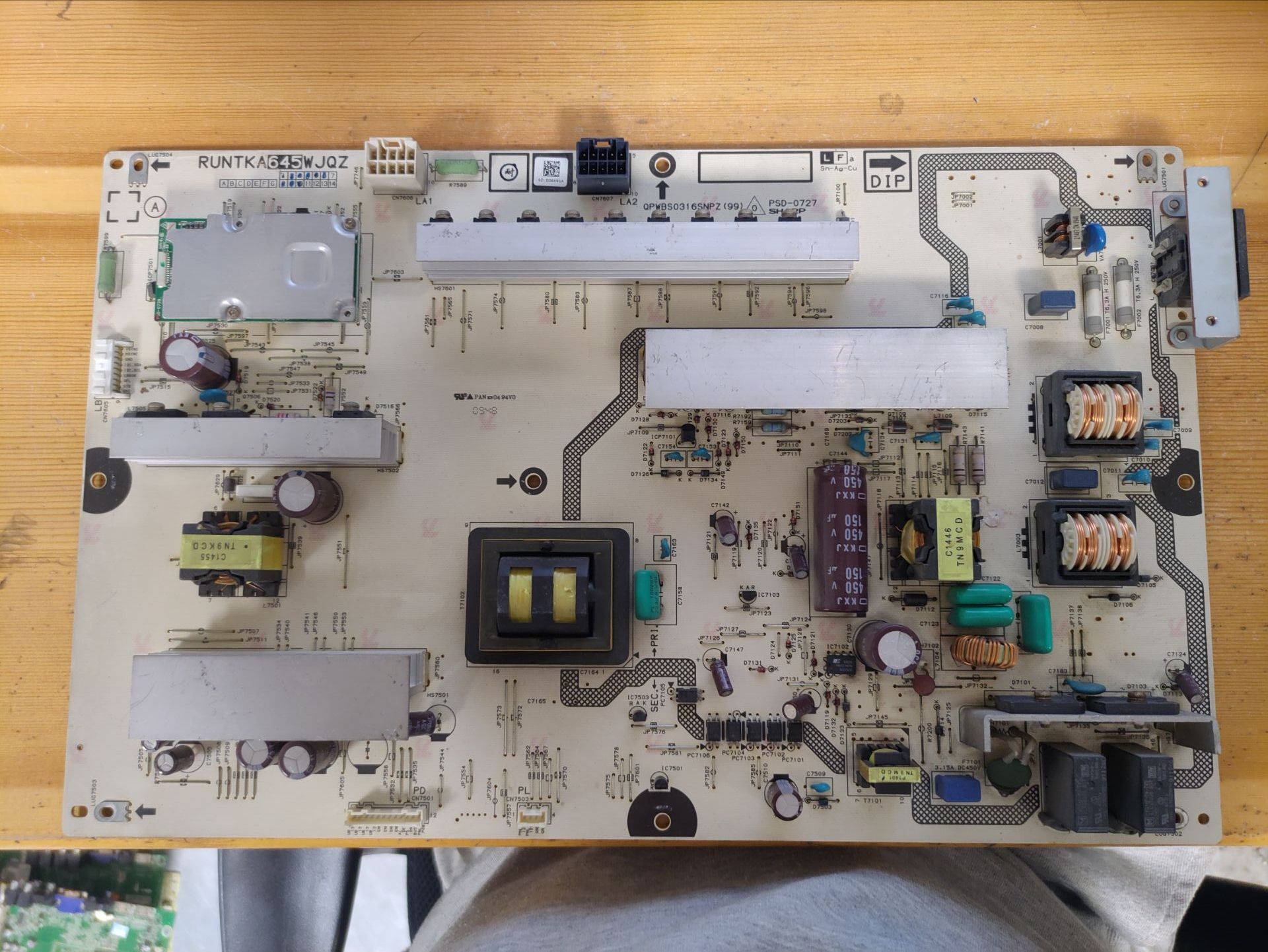 夏普LCD-52LE700A/46LE700电源板