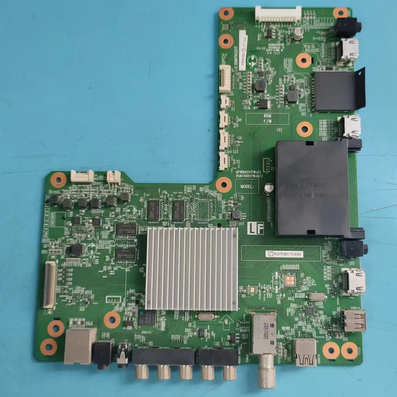 夏普LCD-70UD30A主板实物图