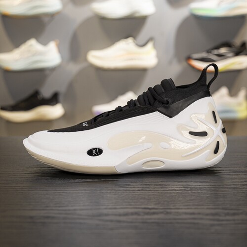 李宁男子减震回弹中帮篮球鞋