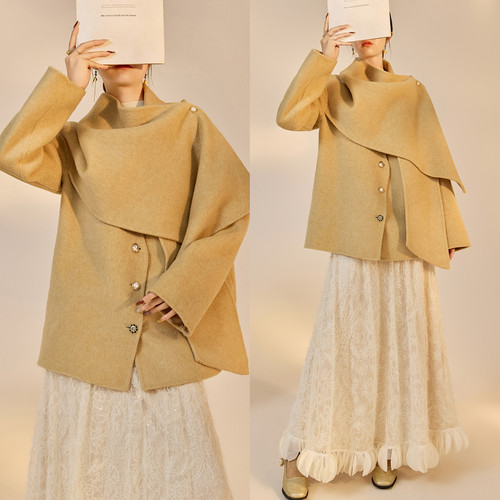 AYOMIS【王玉雯同款】围巾领斗篷式羊毛呢外套+珠绣拼花加绒半裙