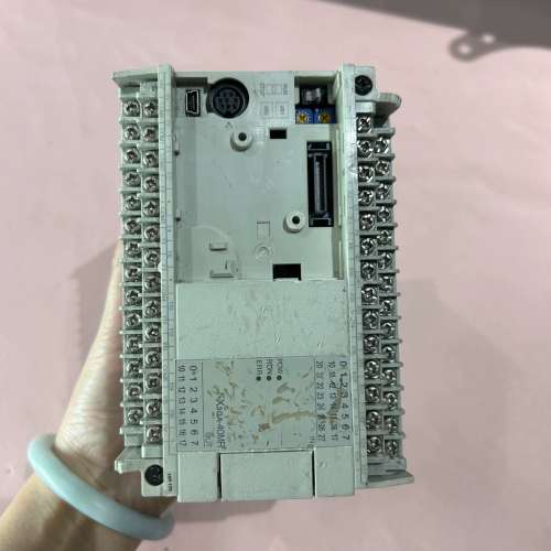 三菱PLC，型号：FX3GA-40MR-CM，，【议】