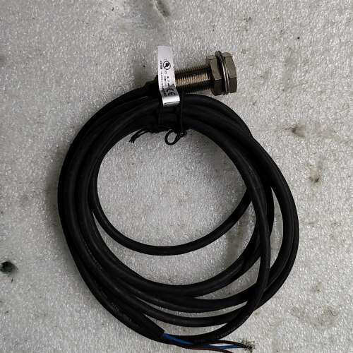 AB 872C-DH3NN12-E2接近开关，10-30VD[议]