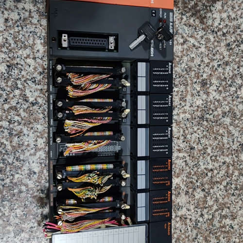 三菱PLC  A2USH CPU-S1 整组模块 构成如下[议]