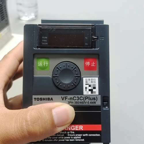 东芝变频器 VF-nC3C -4004P  380V 0.4[议]