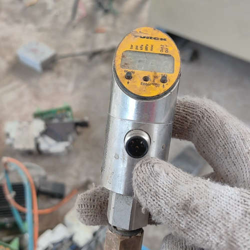 图尔克压力传感器两台，PS010V-401-2UPN8X[议]