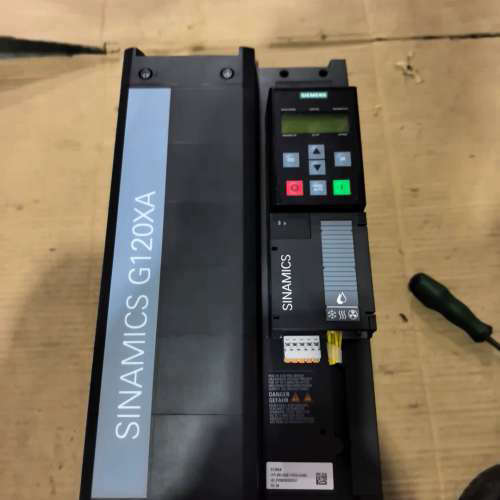 变频器，型号6SL3220-1YD32-0UB0，22[议]